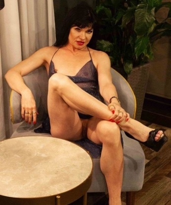 Хариса, 38